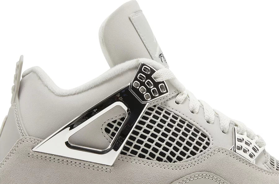 JORDAN 4 FROZEN MOMENTS