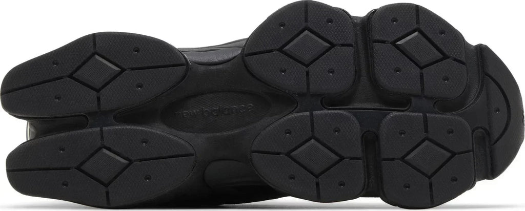 NEW BALANCE 9060 TRIPLE BLACK