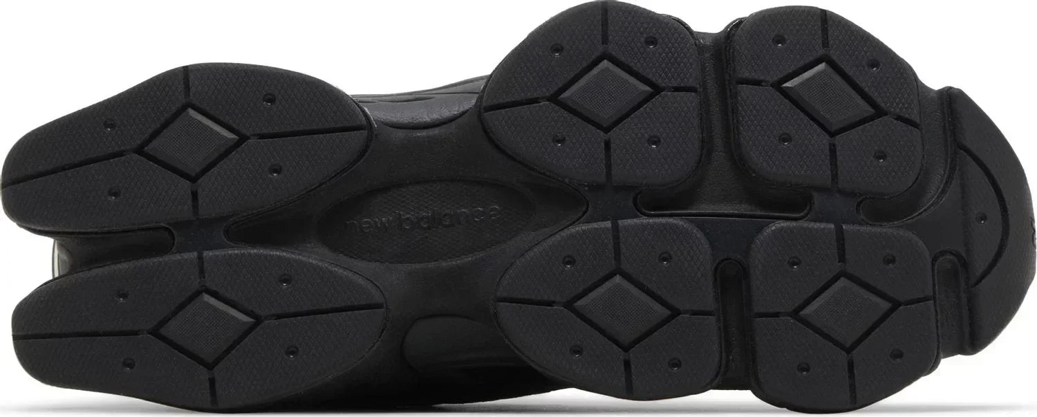 NEW BALANCE 9060 TRIPLE BLACK