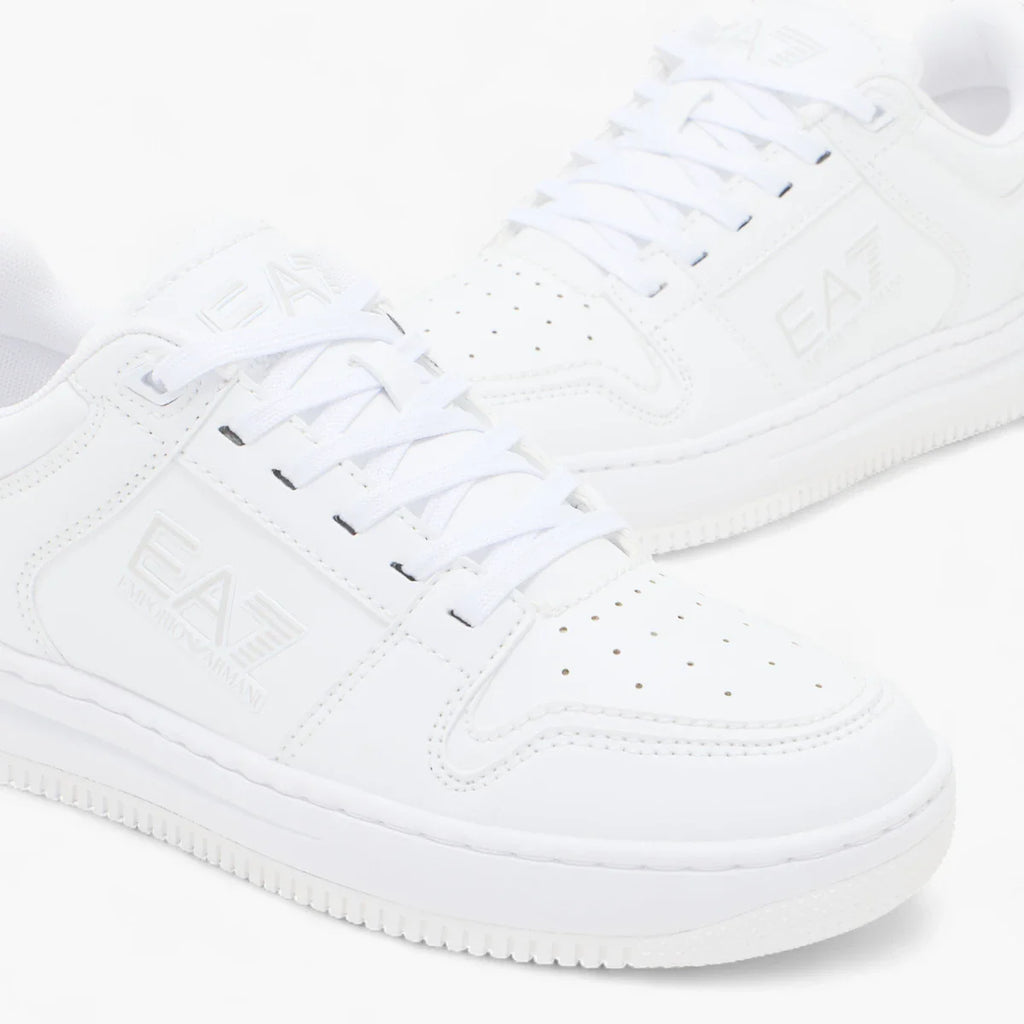 Low Top Sneakers With Monochromatic Branding