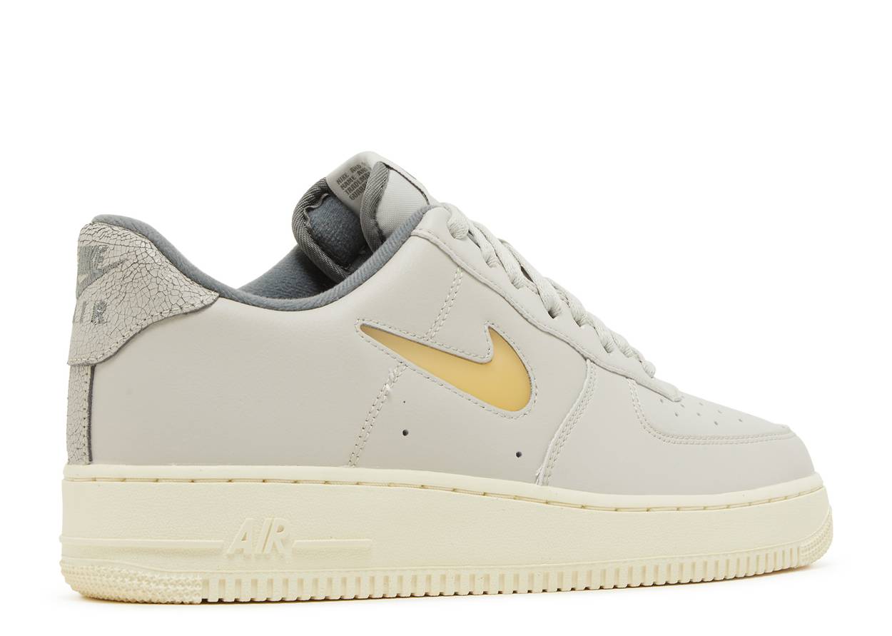 NIKE AIR FORCE 1 '07 LX 'LIGHT BONE'