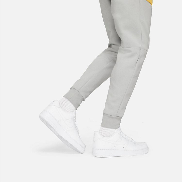 Nike Sportswear Tech Fleece Sweatpants 'Grey Solar Flare' CU4495-077